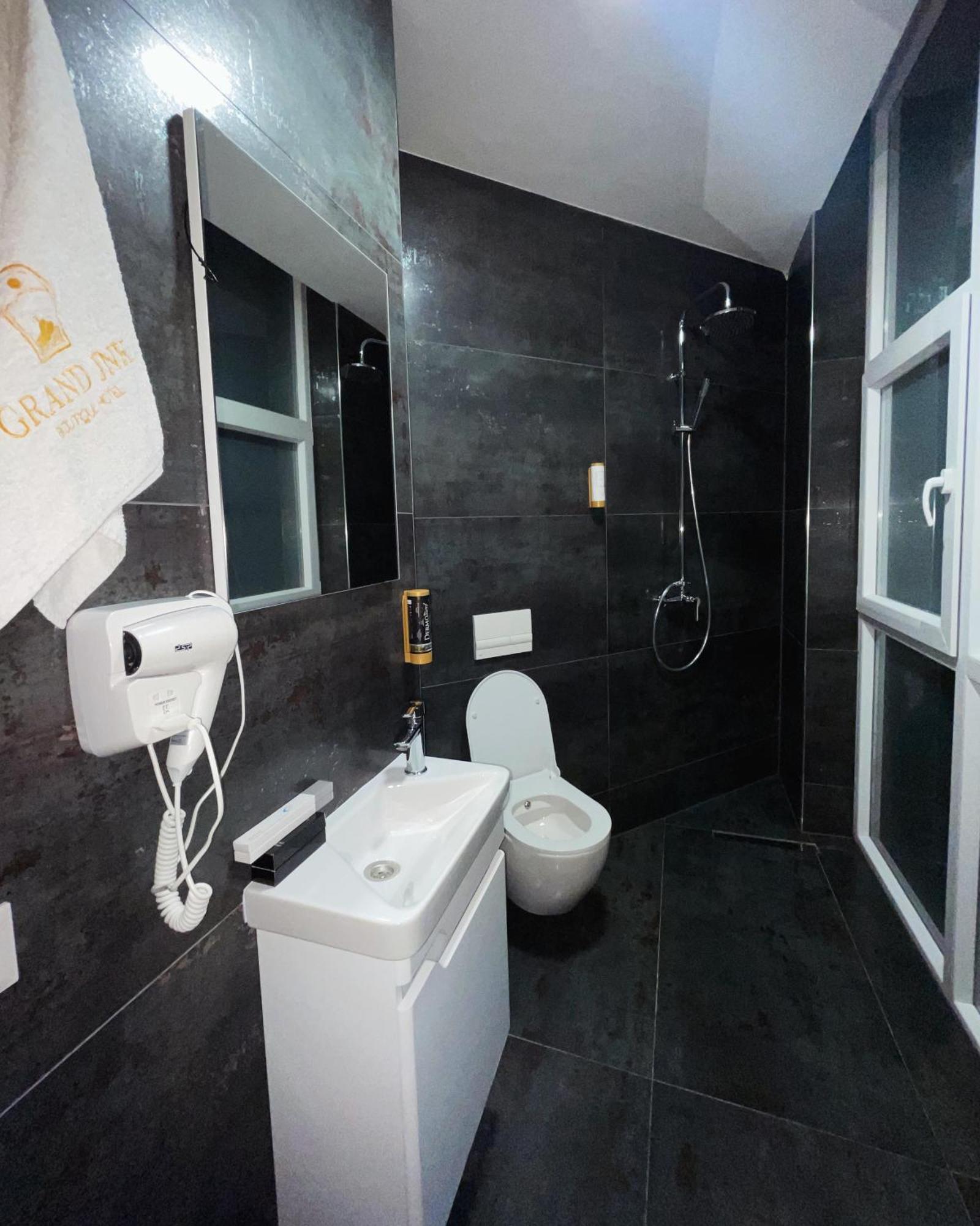 Grand Jnk Boutique Hotel Kukes Exterior foto